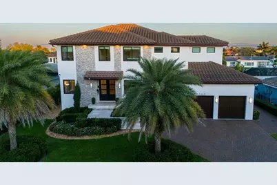 2060 Illinois Avenue NE, Saint Petersburg, FL 33703 - Photo 13
