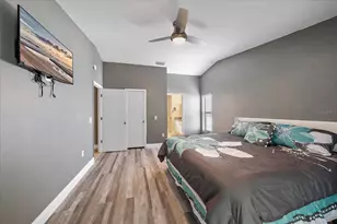 2185 Cork Oak St E, Sarasota, FL 34232 - Photo 5