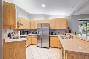 2185 Cork Oak St E, Sarasota, FL 34232 - Photo 9