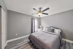 2185 Cork Oak St E, Sarasota, FL 34232 - Photo 7