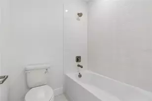 8115 Seaflower Pkwy, Bradenton, FL 34210 - Photo 11
