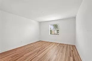 8221 Seaflower Pkwy, Bradenton, FL 34210 - Photo 9