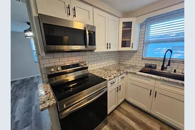 4849 Camphor Avenue, Sarasota, FL 34231 - Photo 3