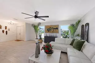 589 Commonwealth Ln, Sarasota, FL 34242 - Photo 5