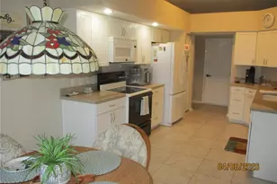 6136 Magpie Dr, Lakeland, FL 33809 - Photo 9