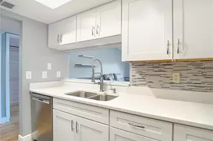 2587 Countryside Blvd, Clearwater, FL 33761 - Photo 9