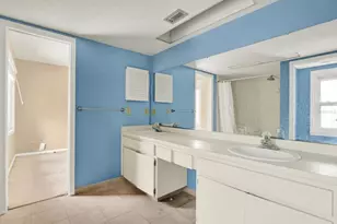 12206 Snead Pl, Tampa, FL 33624 - Photo 11