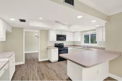 12206 Snead Place, Tampa, FL 33624 - Photo 5