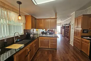 2352 Peavine Cir, Lakeland, FL 33810 - Photo 7