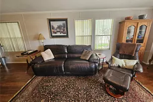 2352 Peavine Cir, Lakeland, FL 33810 - Photo 3