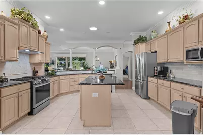 8715 SE 176th Lowndes Place, The Villages, FL 32162 - Photo 5