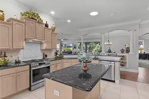 8715 SE 176th Lowndes Pl, The Villages, FL 32162 - Photo 7