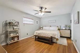 27627 Lois Dr, Tavares, FL 32778 - Photo 25