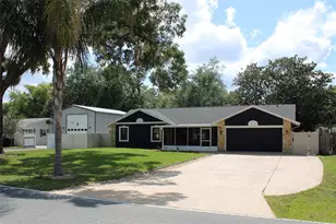 27627 Lois Dr, Tavares, FL 32778 - Photo 1