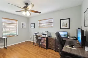 27627 Lois Dr, Tavares, FL 32778 - Photo 23