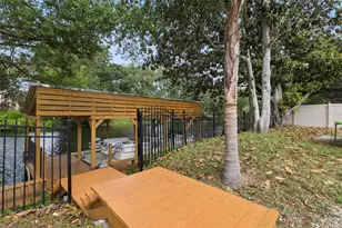27627 Lois Dr, Tavares, FL 32778 - Photo 37