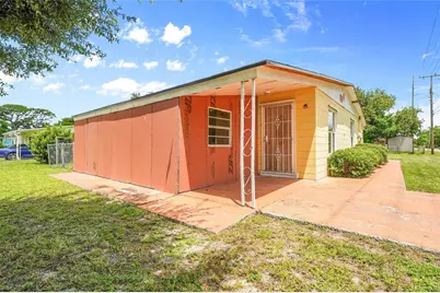 2102 Avenue P, Fort Pierce, FL 34950 - Photo 7