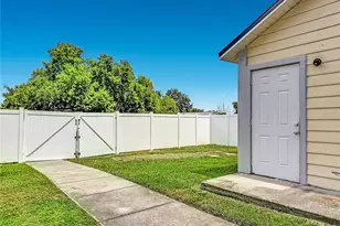 1406 Kingston Way, Kissimmee, FL 34744 - Photo 51