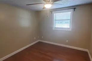 2848 E Mark Dr, Sarasota, FL 34232 - Photo 19
