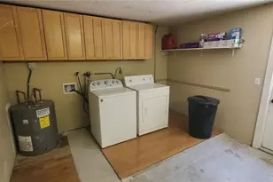 2848 E Mark Dr, Sarasota, FL 34232 - Photo 11
