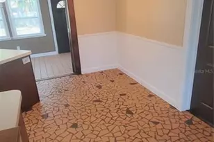 2848 E Mark Dr, Sarasota, FL 34232 - Photo 5