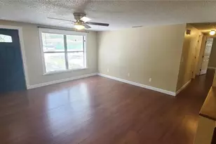2848 E Mark Dr, Sarasota, FL 34232 - Photo 3