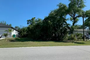 137 Sunset Rd, Rotonda West, FL 33947 - Photo 1