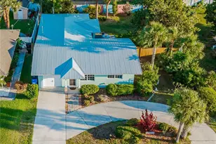 316 Alba St E, Venice, FL 34285 - Photo 1