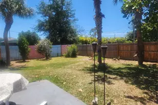 316 Alba St E, Venice, FL 34285 - Photo 17