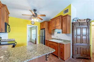316 Alba St E, Venice, FL 34285 - Photo 7