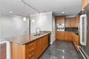 100 S Eola Dr, Orlando, FL 32801 - Photo 11