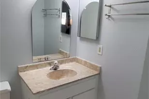 2756 Orchid Oaks Dr, Sarasota, FL 34239 - Photo 17