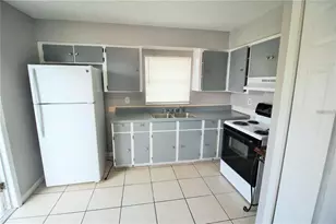 9418 N 50th St, Tampa, FL 33617 - Photo 5