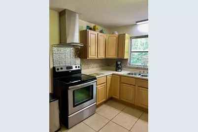 8136 NW 5th Court, Gainesville, FL 32607 - Photo 11