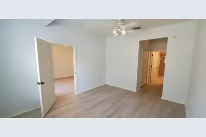 3757 Parkridge Circle #5-106, Sarasota, FL 34243 - Photo 11
