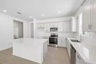 9026 Leeward Dr, Palmetto, FL 34221 - Photo 3