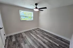 4843 Camphor Ave, Sarasota, FL 34231 - Photo 7