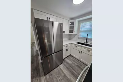 4843 Camphor Avenue, Sarasota, FL 34231 - Photo 3