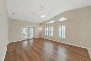 6122 Gentle Ben Cir, Wesley Chapel, FL 33544 - Photo 7