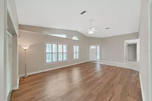 6122 Gentle Ben Cir, Wesley Chapel, FL 33544 - Photo 9