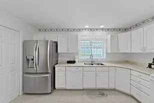 6122 Gentle Ben Cir, Wesley Chapel, FL 33544 - Photo 21