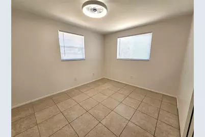 8820 Pohoy Avenue, Sarasota, FL 34231 - Photo 15