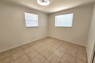 8820 Pohoy Ave, Sarasota, FL 34231 - Photo 15