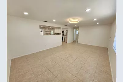 8820 Pohoy Avenue, Sarasota, FL 34231 - Photo 5