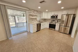 8820 Pohoy Ave, Sarasota, FL 34231 - Photo 3
