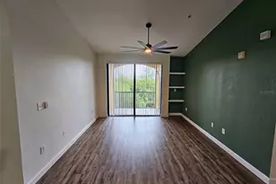 8335 38th St Cir E, Sarasota, FL 34243 - Photo 3