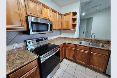 8335 38th Street Circle E #305, Sarasota, FL 34243 - Photo 9