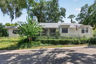 21 Townhill Dr, Eustis, FL 32726 - Photo 1