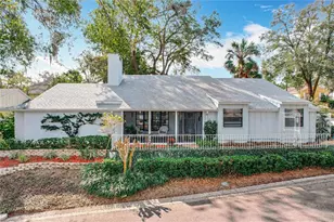 21 Townhill Dr, Eustis, FL 32726 - Photo 1