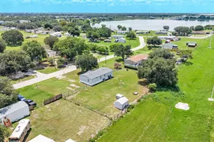 1329 Ashlee Ct, Auburndale, FL 33823 - Photo 9